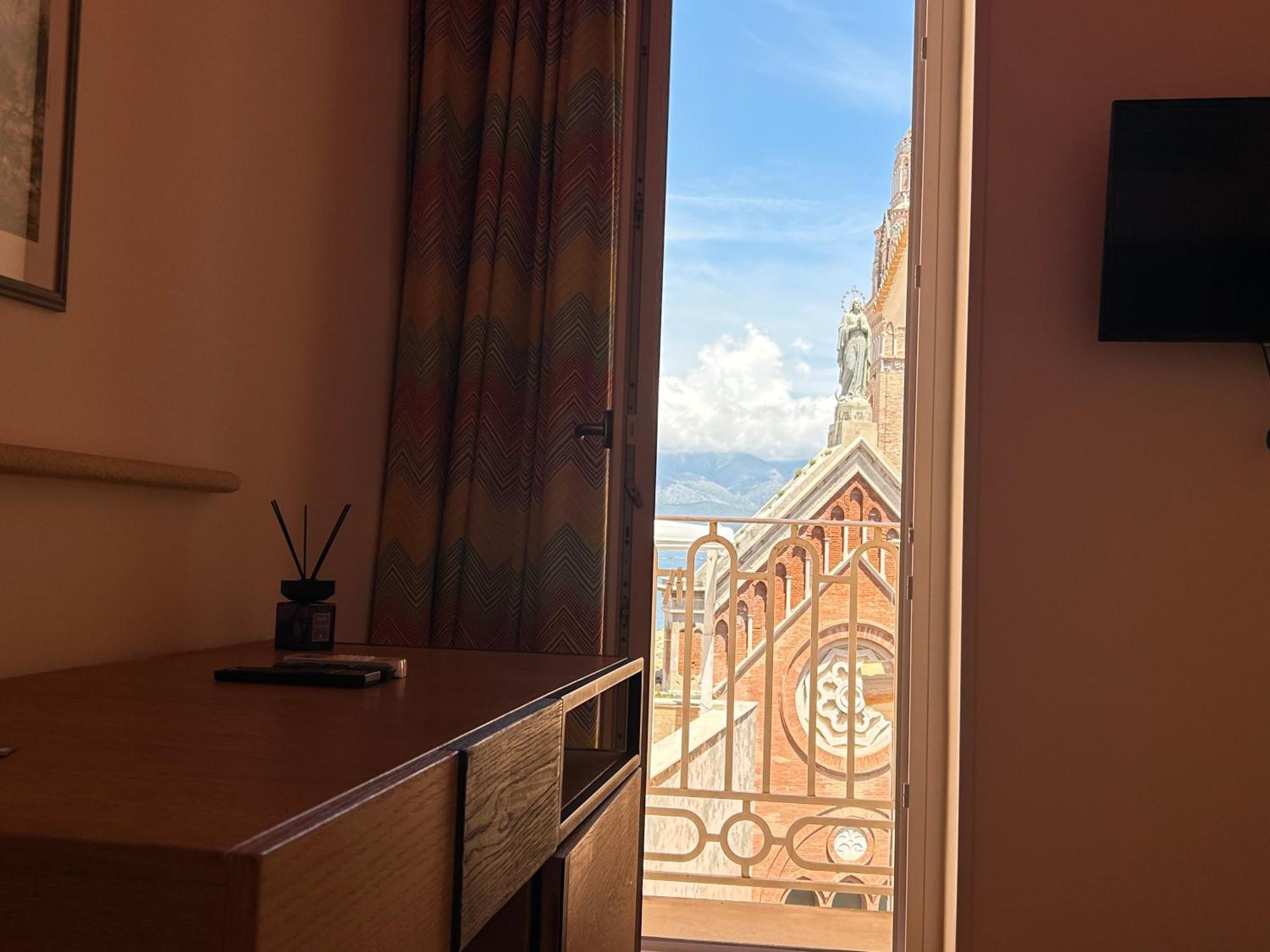 B&B La Gaetana Bagian luar foto